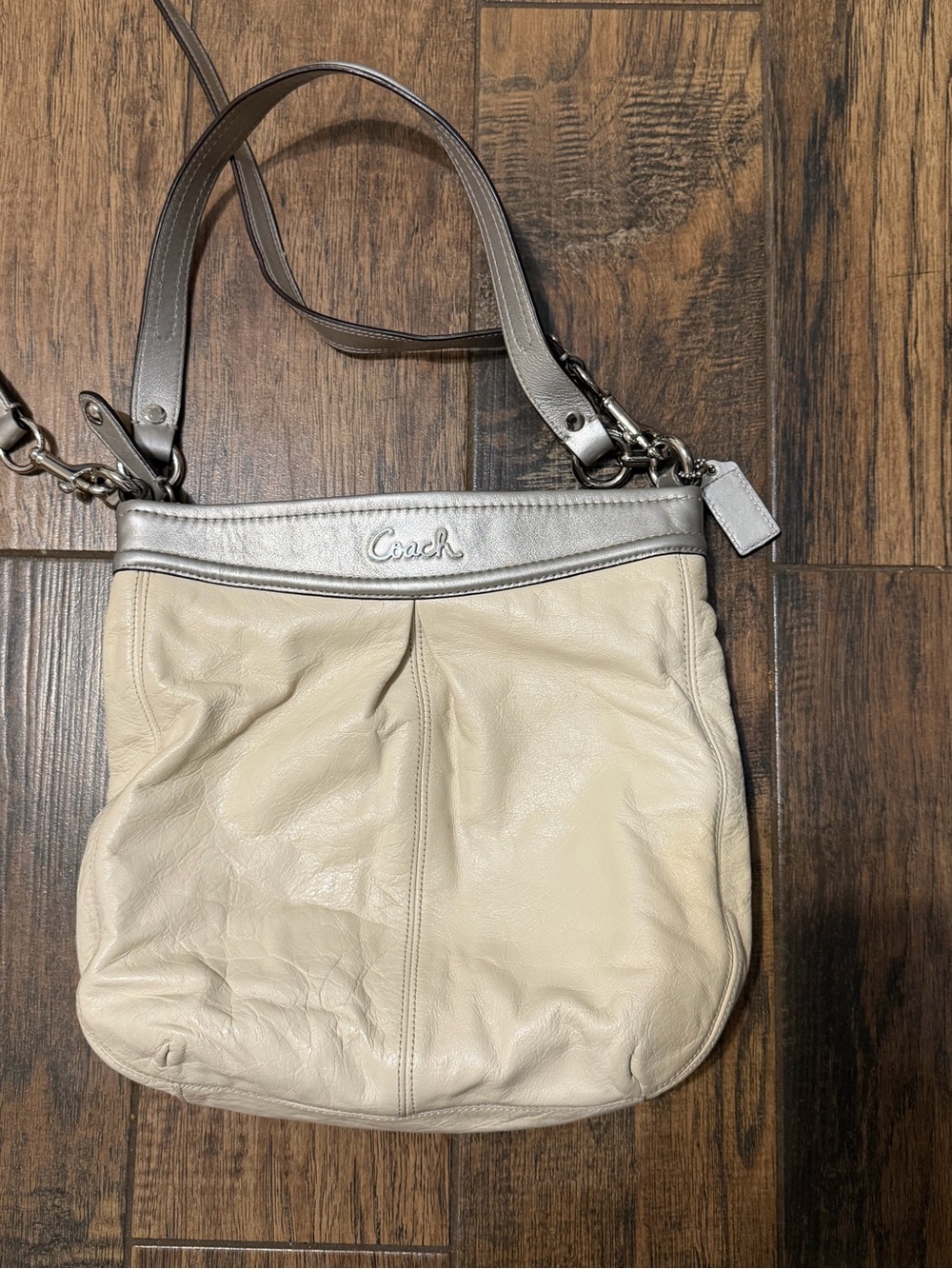 Vintage Ashley Coach Two-Tone Leather Shoulder Bag in Cream and Silver